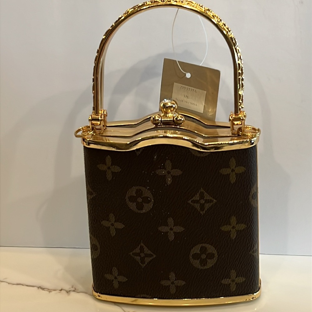 NWT Faux Designer Small Evening Bag. Also chain for Crossbody. Gold tone Trim